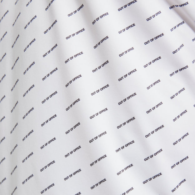 White OOO Print Close-up/Swatch