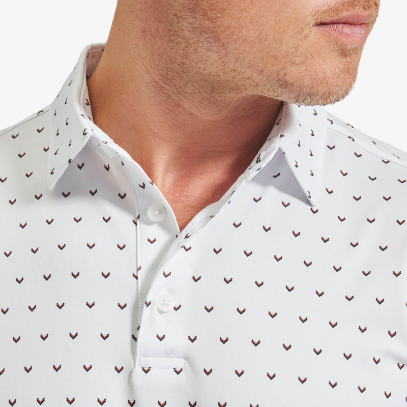 Versa Polo - White Chevron Print, lifestyle/model
