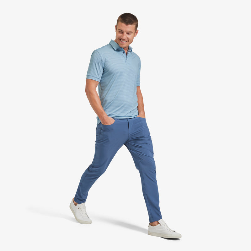 Versa Polo - Aqua Circle Print, lifestyle/model