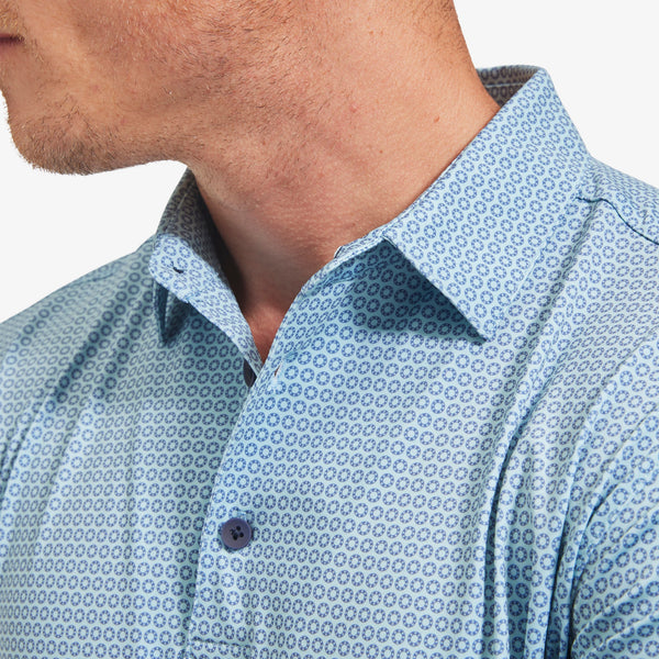 Versa Polo - Aqua Circle Print, lifestyle/model photo