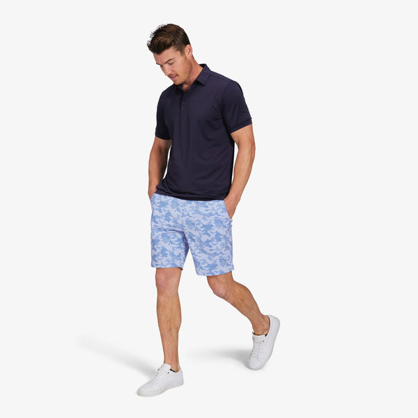Versa Polo - Navy Solid, lifestyle/model photo