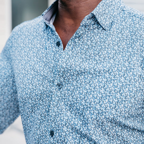 Robinson - Light Blue Print, lifestyle/model photo
