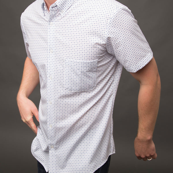 Darst - White Blue Daisy Print, lifestyle/model photo