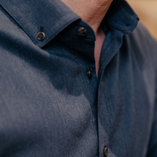 Ludlow - Solid Navy, lifestyle/model photo